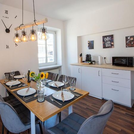 Bessa Homes 6 Personen 2 Schlafzimmer, 3 King Size, Betten, Balkon, Kueche Haag in Oberbayern Buitenkant foto