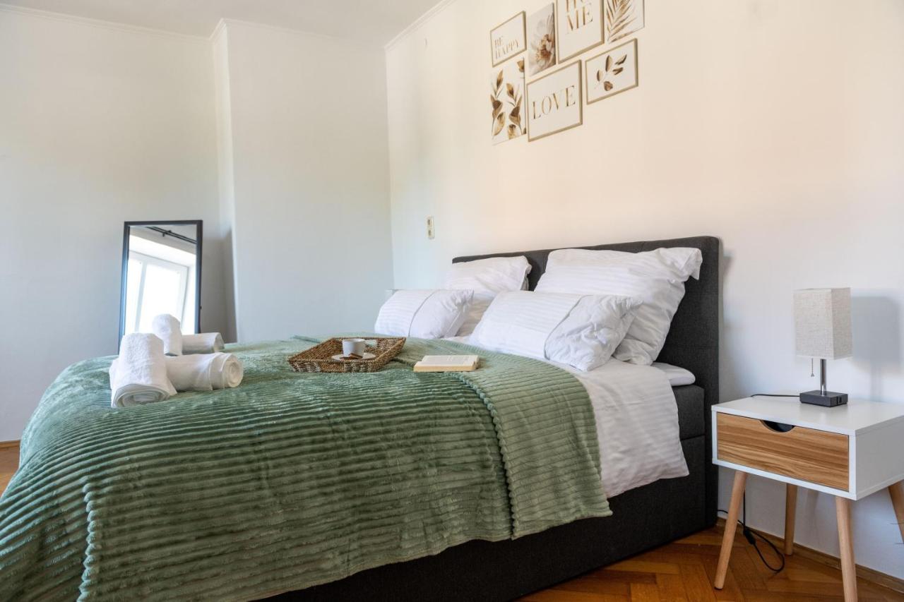 Bessa Homes 6 Personen 2 Schlafzimmer, 3 King Size, Betten, Balkon, Kueche Haag in Oberbayern Buitenkant foto