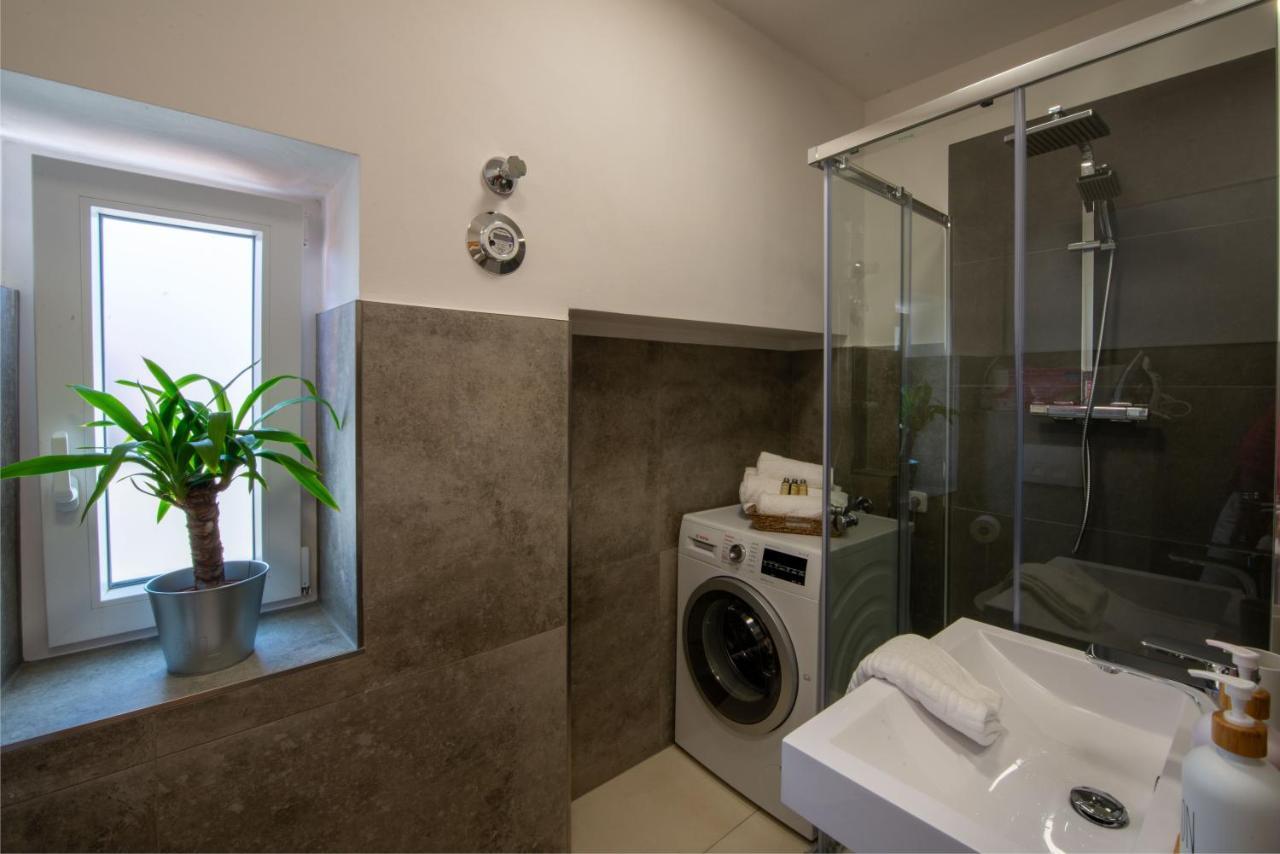 Bessa Homes 6 Personen 2 Schlafzimmer, 3 King Size, Betten, Balkon, Kueche Haag in Oberbayern Buitenkant foto