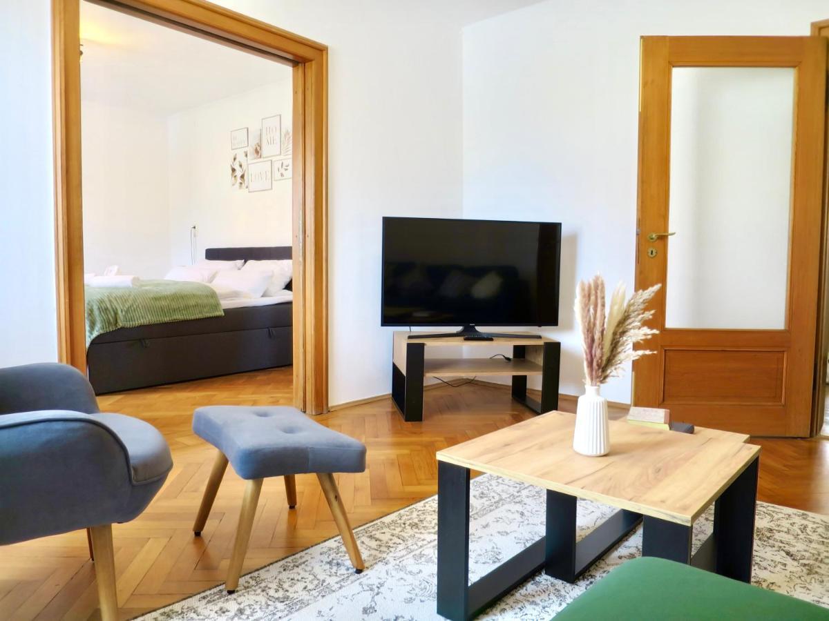 Bessa Homes 6 Personen 2 Schlafzimmer, 3 King Size, Betten, Balkon, Kueche Haag in Oberbayern Buitenkant foto
